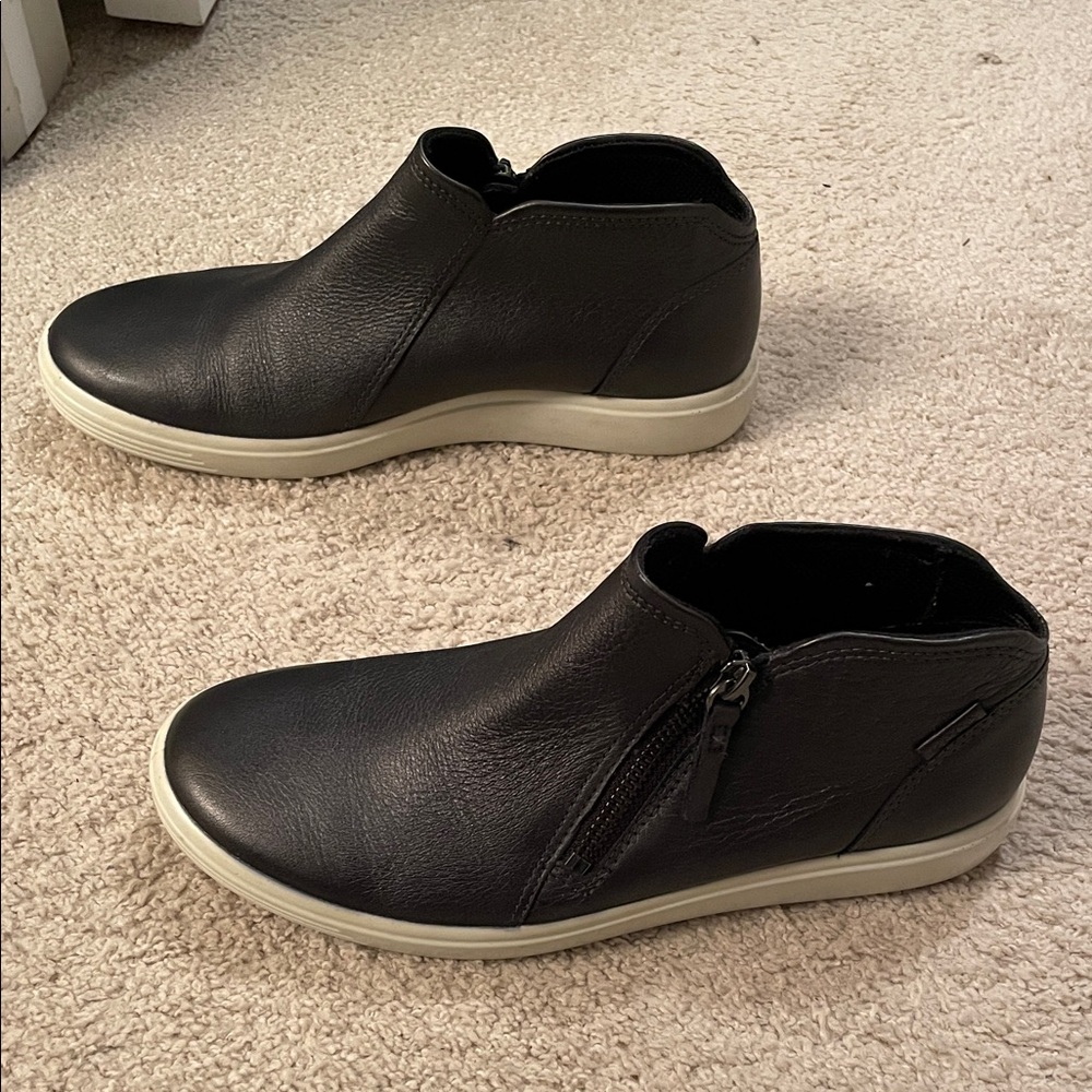 Ecco Black and White Athletic Shoes - Picture 3 of 8